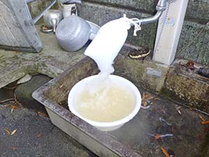 散水栓（給水管）　洗浄中